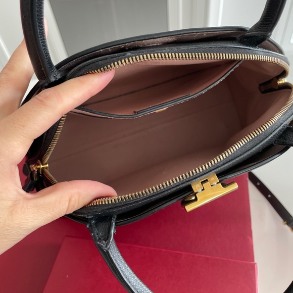 Salvatore Ferragamo bag - Picture 3 of 11